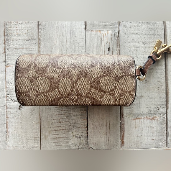 Coach Signature Sunglasses Case - Picture 2 of 3